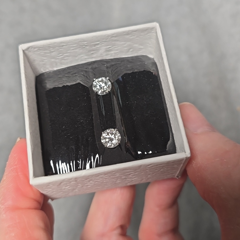 Elegant 1 CT Sterling Silver Moissanite Earrings With GRA